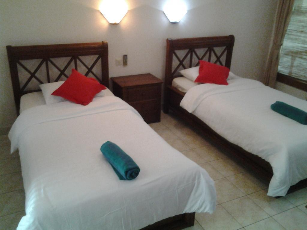Hotel Seaside Lovina Экстерьер фото
